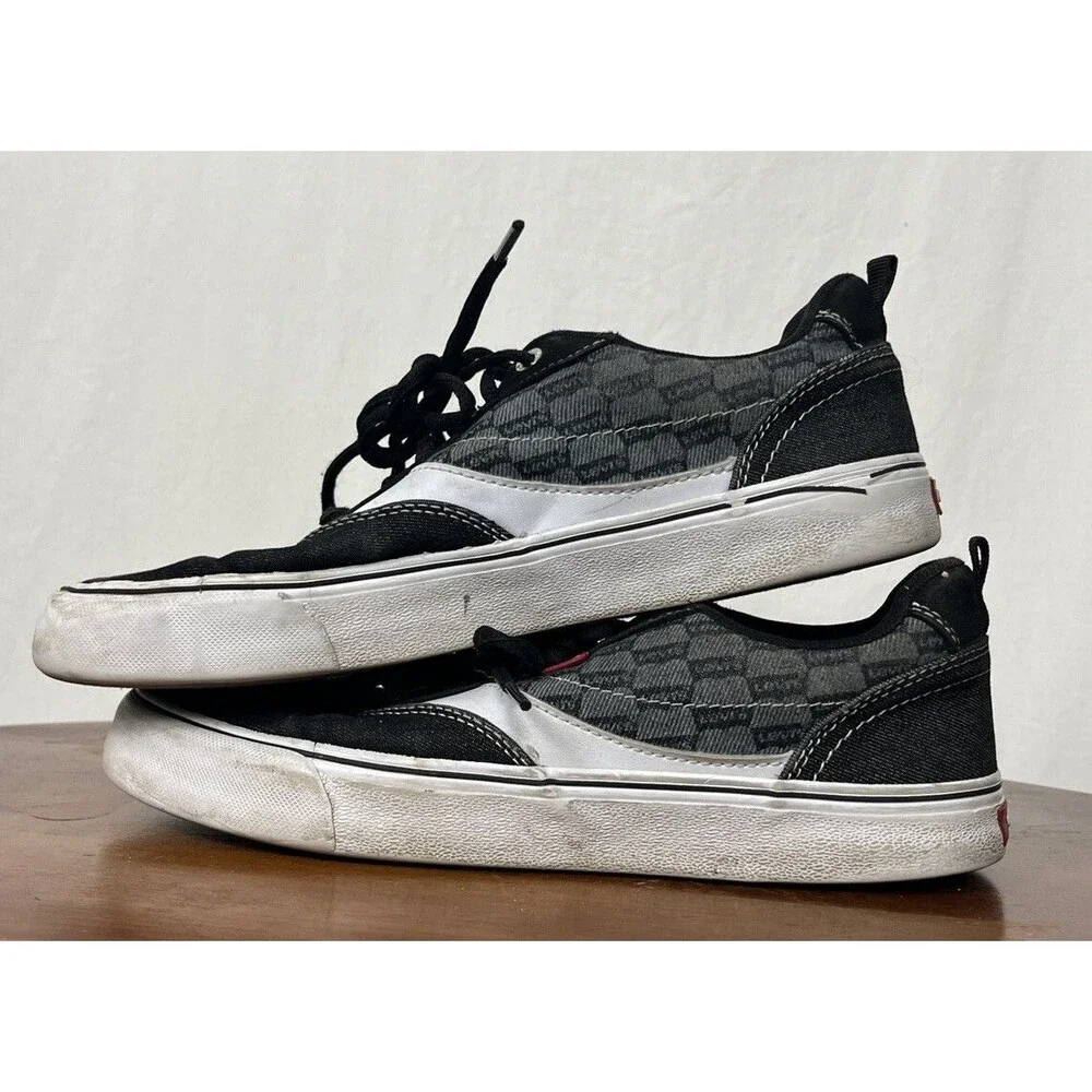 Levi’s Low Top Sneakers Mens 8.5 Black Gray Canvas Logo Lace Up Shoes Streetwear